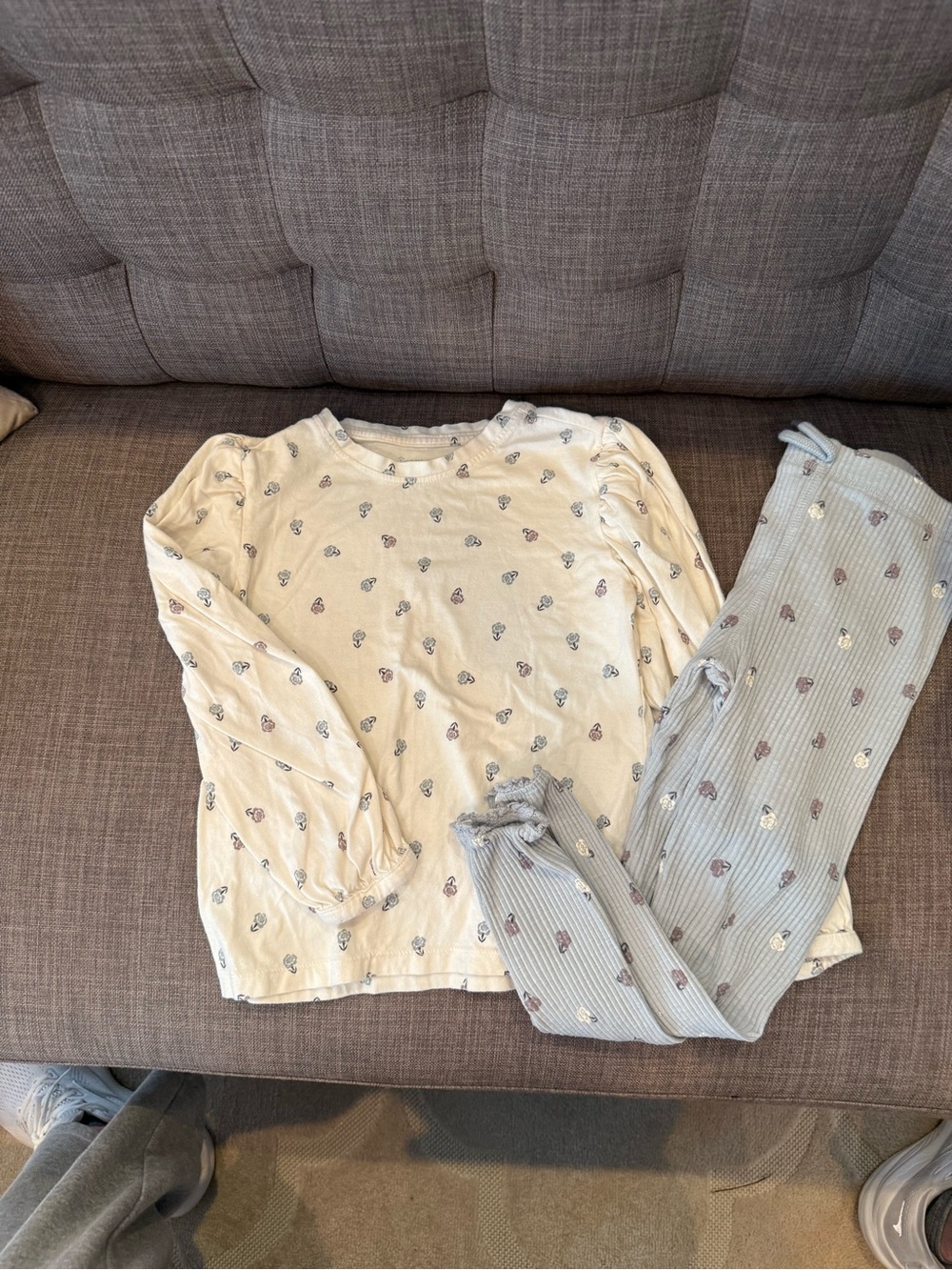 Organic Cotton Girls Two-piece Set in Cream and Light Blue size 5T